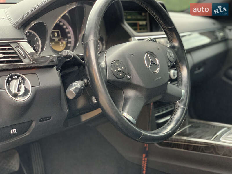 Седан Mercedes-Benz E-Class 2012 в Ивано-Франковске
