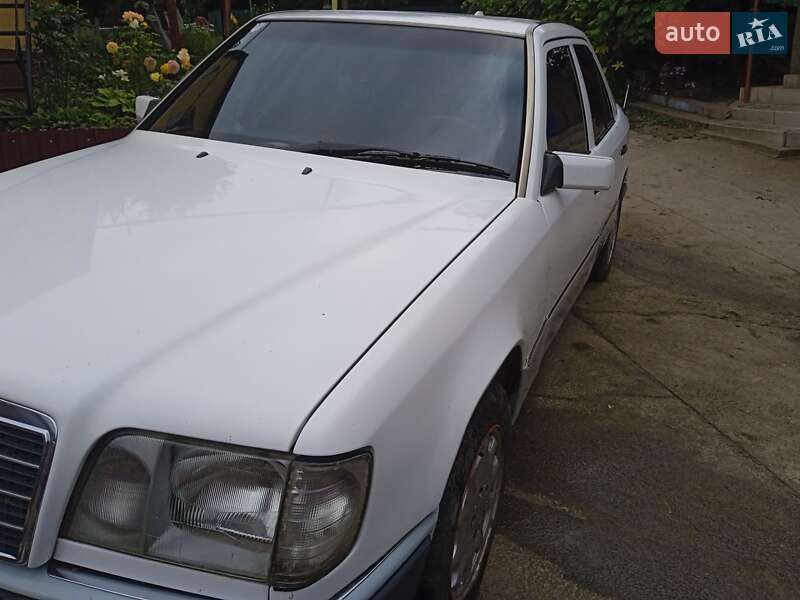 Седан Mercedes-Benz E-Class 1994 в Луцке