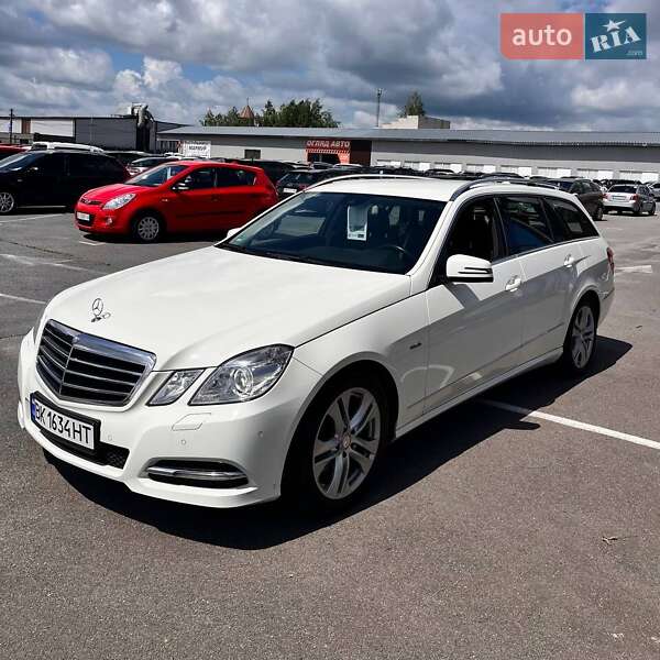 Mercedes-Benz E-Class 2011