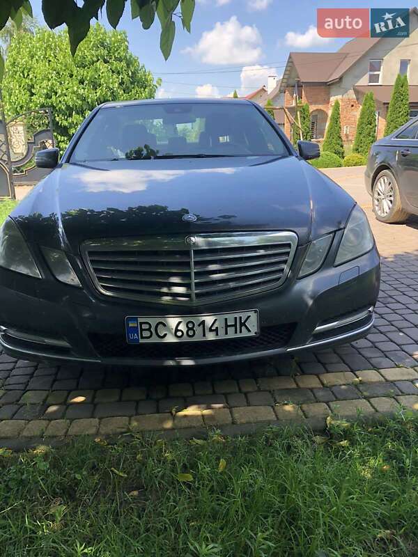 Седан Mercedes-Benz E-Class 2011 в Яворові