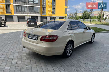 Седан Mercedes-Benz E-Class 2011 в 