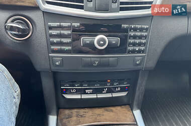 Седан Mercedes-Benz E-Class 2011 в 