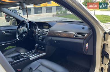 Седан Mercedes-Benz E-Class 2011 в 