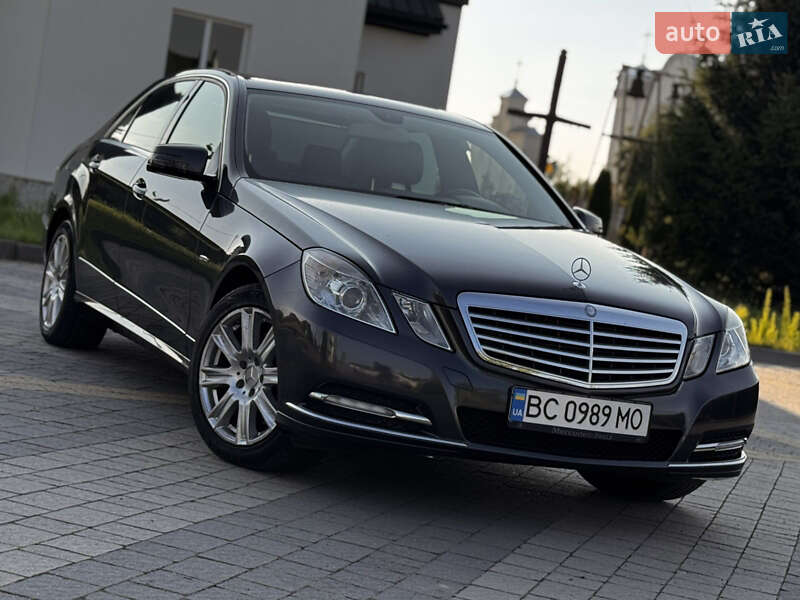 Седан Mercedes-Benz E-Class 2011 в Львове