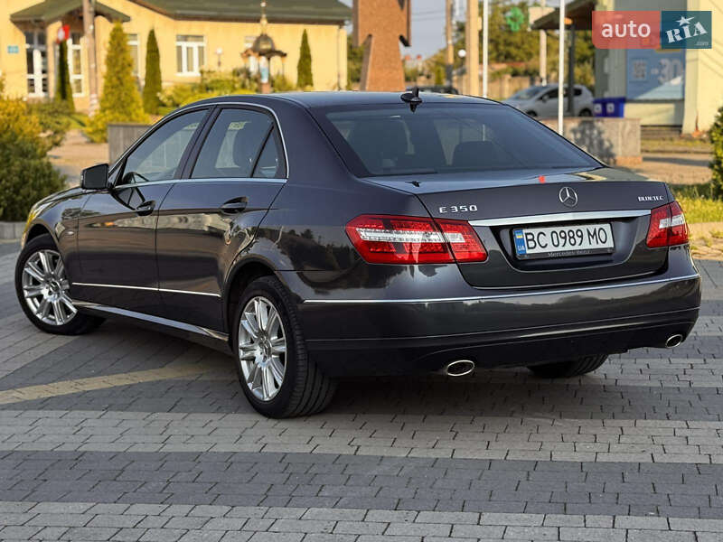 Седан Mercedes-Benz E-Class 2011 в Львове