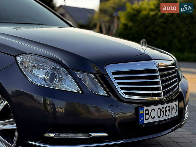 Седан Mercedes-Benz E-Class 2011 в Львове