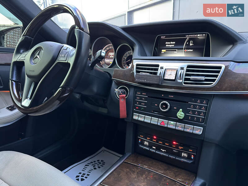 Седан Mercedes-Benz E-Class 2015 в Киеве
