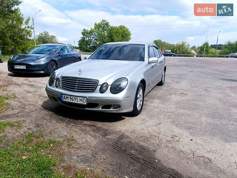 Mercedes-Benz E-Class 2002