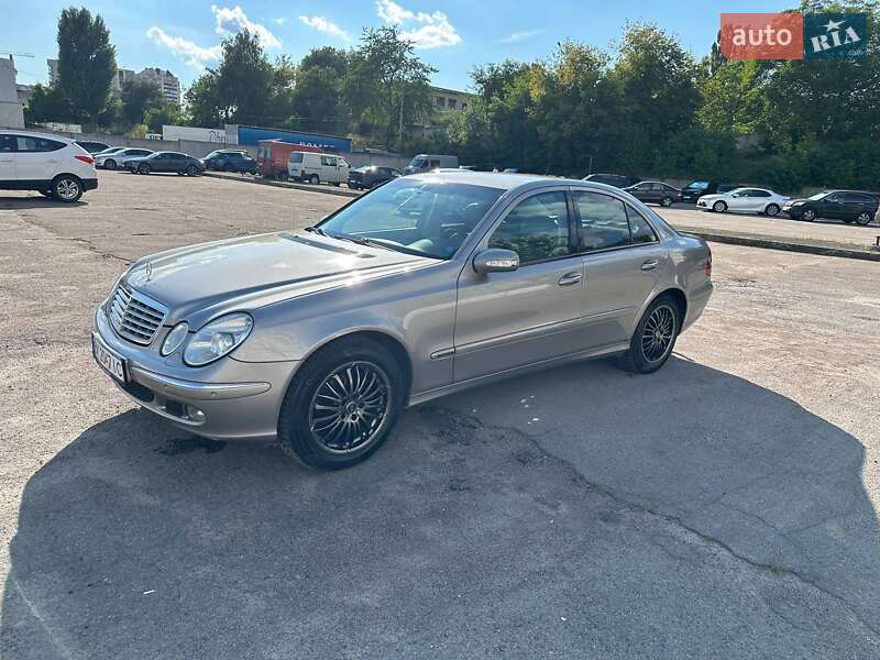 Седан Mercedes-Benz E-Class 2003 в Рівному
