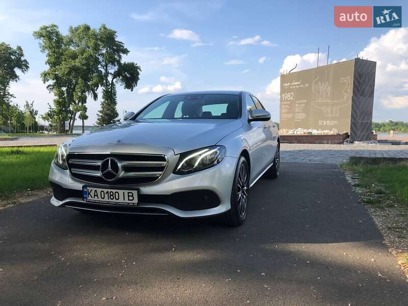 Седан Mercedes-Benz E-Class 2016 в Киеве