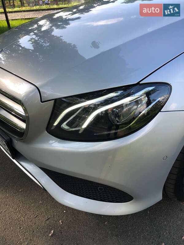 Седан Mercedes-Benz E-Class 2016 в Киеве