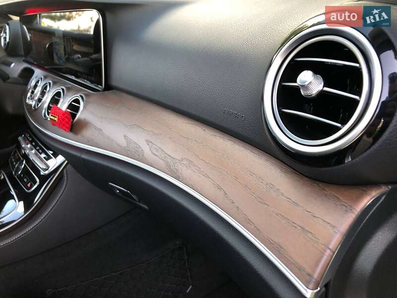 Седан Mercedes-Benz E-Class 2016 в Киеве