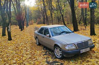 Седан Mercedes-Benz E-Class 1995 в 