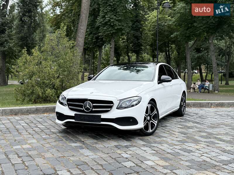 Седан Mercedes-Benz E-Class 2016 в Киеве