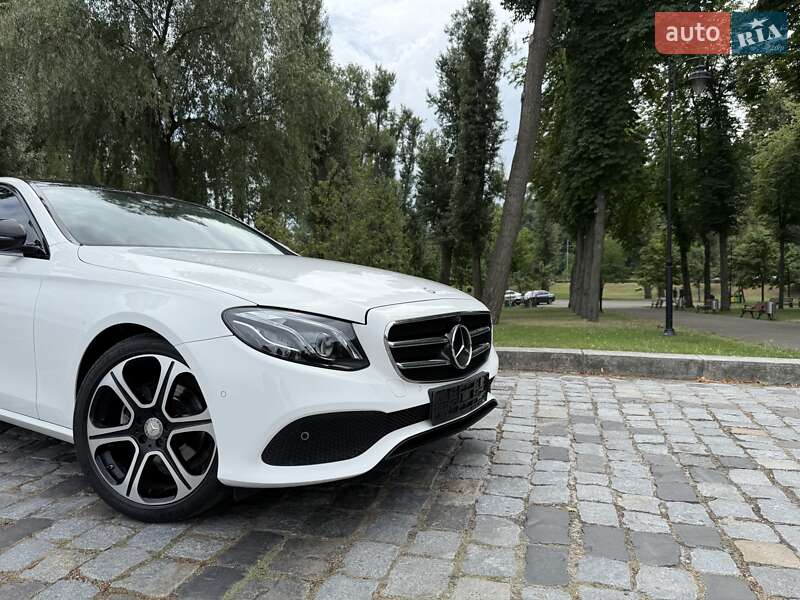 Седан Mercedes-Benz E-Class 2016 в Киеве
