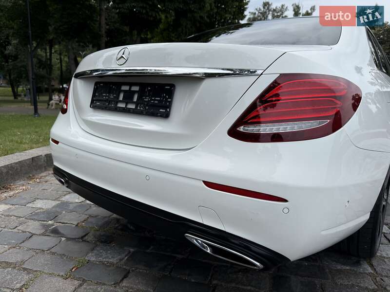 Седан Mercedes-Benz E-Class 2016 в Киеве