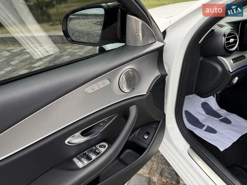 Седан Mercedes-Benz E-Class 2016 в Киеве