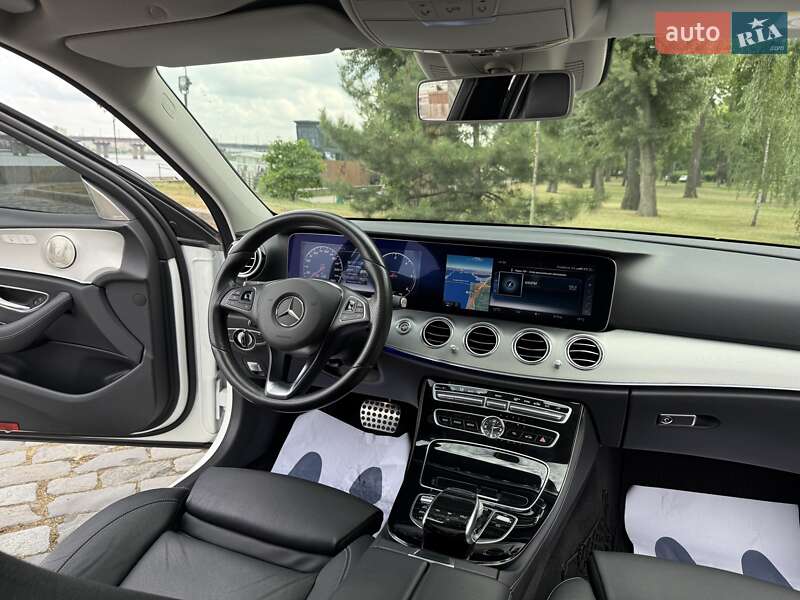 Седан Mercedes-Benz E-Class 2016 в Киеве