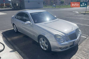 Седан Mercedes-Benz E-Class 2006 в Тячеве