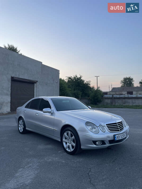 Седан Mercedes-Benz E-Class 2006 в Ильинцах