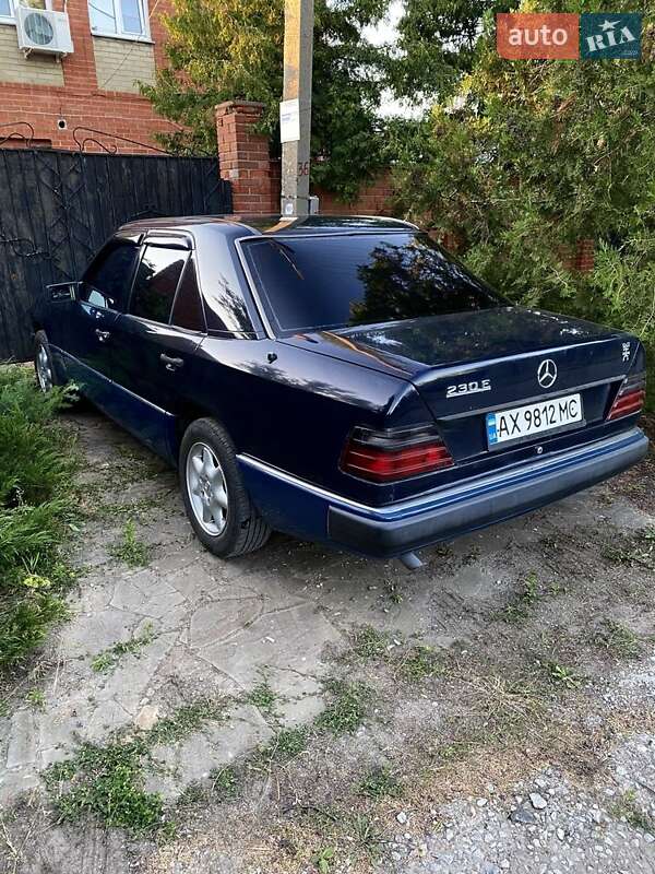 Седан Mercedes-Benz E-Class 1987 в Чугуєві фото 3 Седан Mercedes-Benz E-Class 1987 в Чугуєві