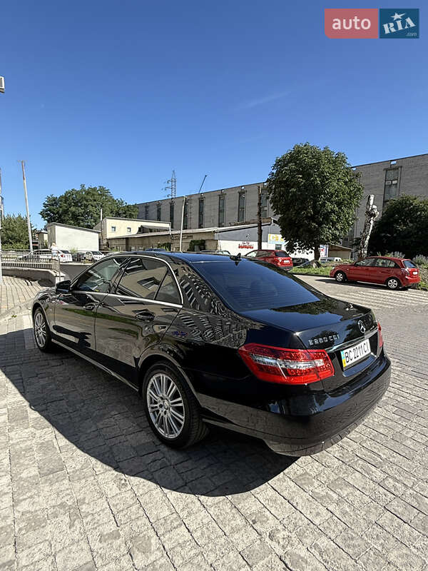 Седан Mercedes-Benz E-Class 2011 в Львові