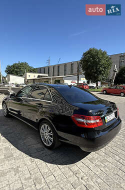 Седан Mercedes-Benz E-Class 2011 в 