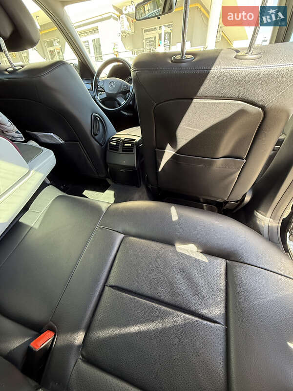Седан Mercedes-Benz E-Class 2011 в Львові