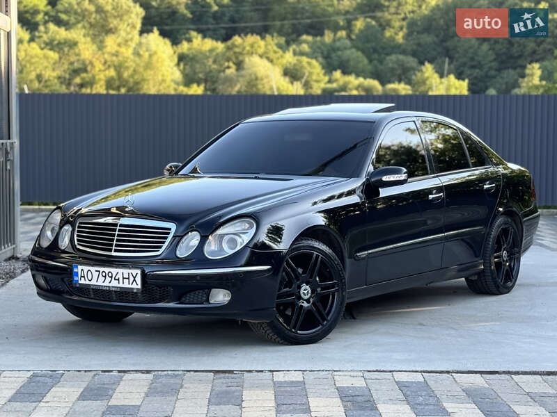 Седан Mercedes-Benz E-Class 2002 в Сваляве