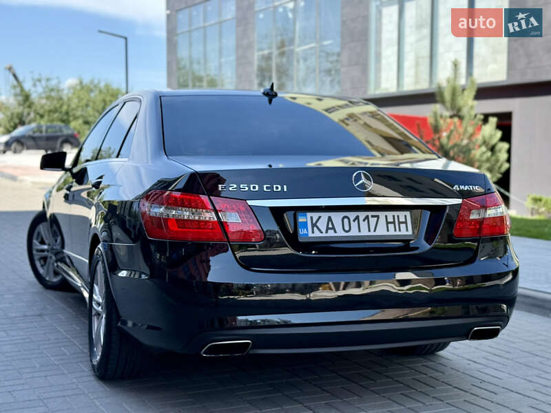 Седан Mercedes-Benz E-Class 2012 в Львове