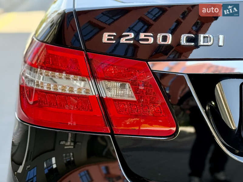 Седан Mercedes-Benz E-Class 2012 в Львове