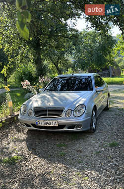 Седан Mercedes-Benz E-Class 2002 в Косове