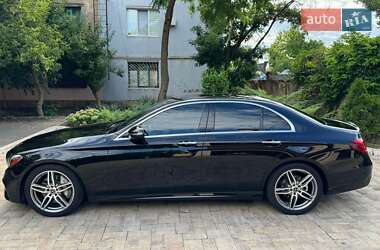 Седан Mercedes-Benz E-Class 2017 в 