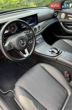 Седан Mercedes-Benz E-Class 2017 в 
