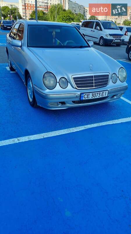 Седан Mercedes-Benz E-Class 2001 в Черновцах