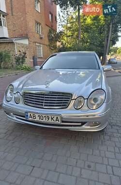 Седан Mercedes-Benz E-Class 2003 в Могилев-Подольске