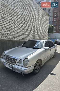 Седан Mercedes-Benz E-Class 1996 в Харькове