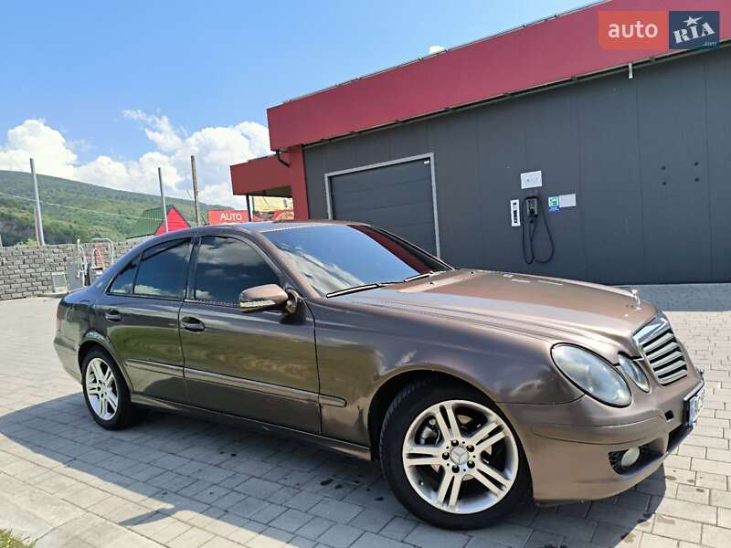 Седан Mercedes-Benz E-Class 2006 в Виноградові