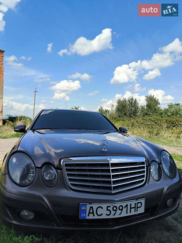 Седан Mercedes-Benz E-Class 2006 в Виноградові