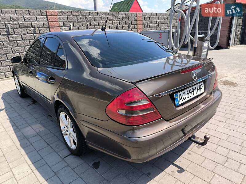 Седан Mercedes-Benz E-Class 2006 в Виноградові