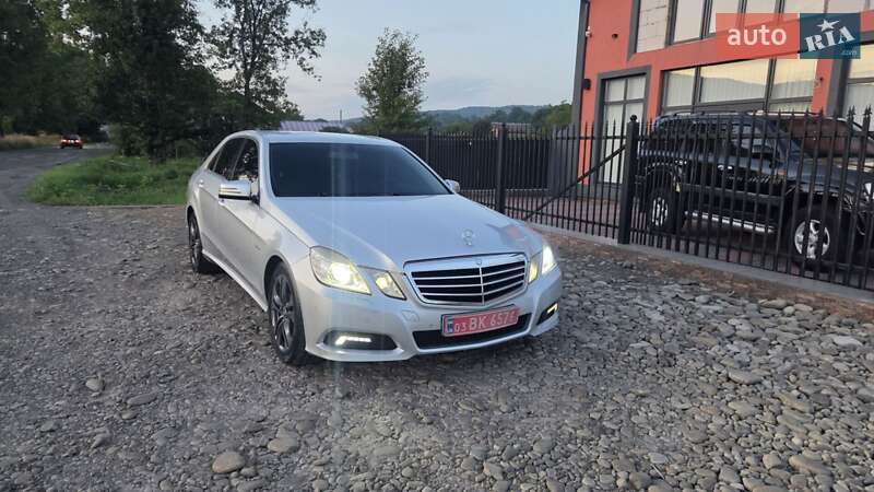 Седан Mercedes-Benz E-Class 2010 в 