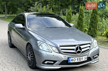 Купе Mercedes-Benz E-Class 2009 в 