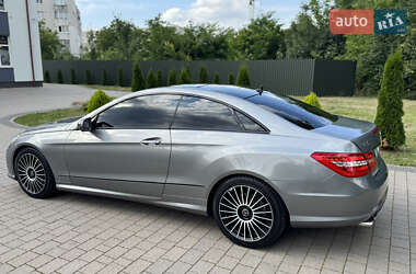 Купе Mercedes-Benz E-Class 2009 в 
