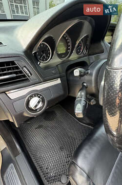 Купе Mercedes-Benz E-Class 2009 в 