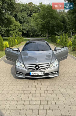 Купе Mercedes-Benz E-Class 2009 в 