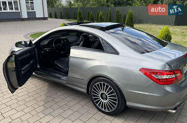 Купе Mercedes-Benz E-Class 2009 в 