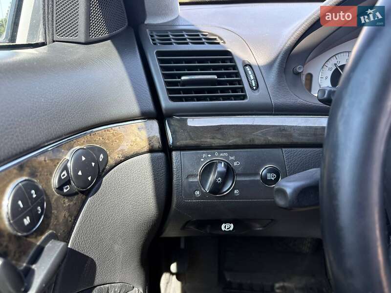 Седан Mercedes-Benz E-Class 2003 в Запорожье