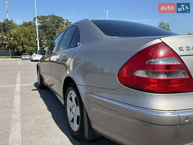 Седан Mercedes-Benz E-Class 2003 в Запорожье