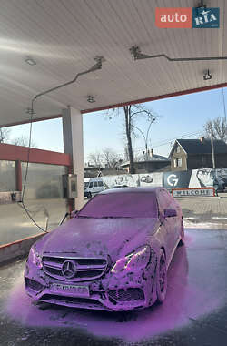 Седан Mercedes-Benz E-Class 2013 в Черновцах