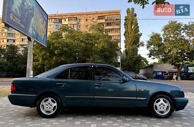 Седан Mercedes-Benz E-Class 1999 в 